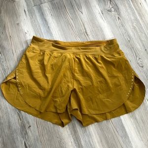 Lululemon Find Your Pace Short 3inch lined